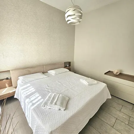 Cidemi House 公寓 *
