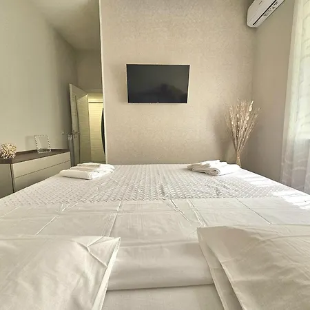 Apartment Cidemi House